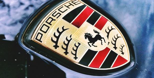 Porsche warns UK buyers of 10% price rise after no-deal Brexit