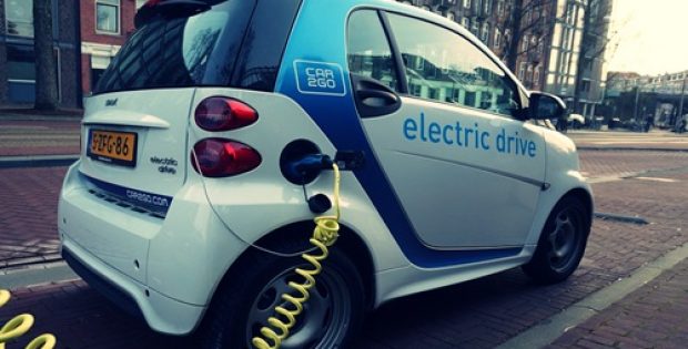Daimler partners with Geely to develop electric Smart cars in China